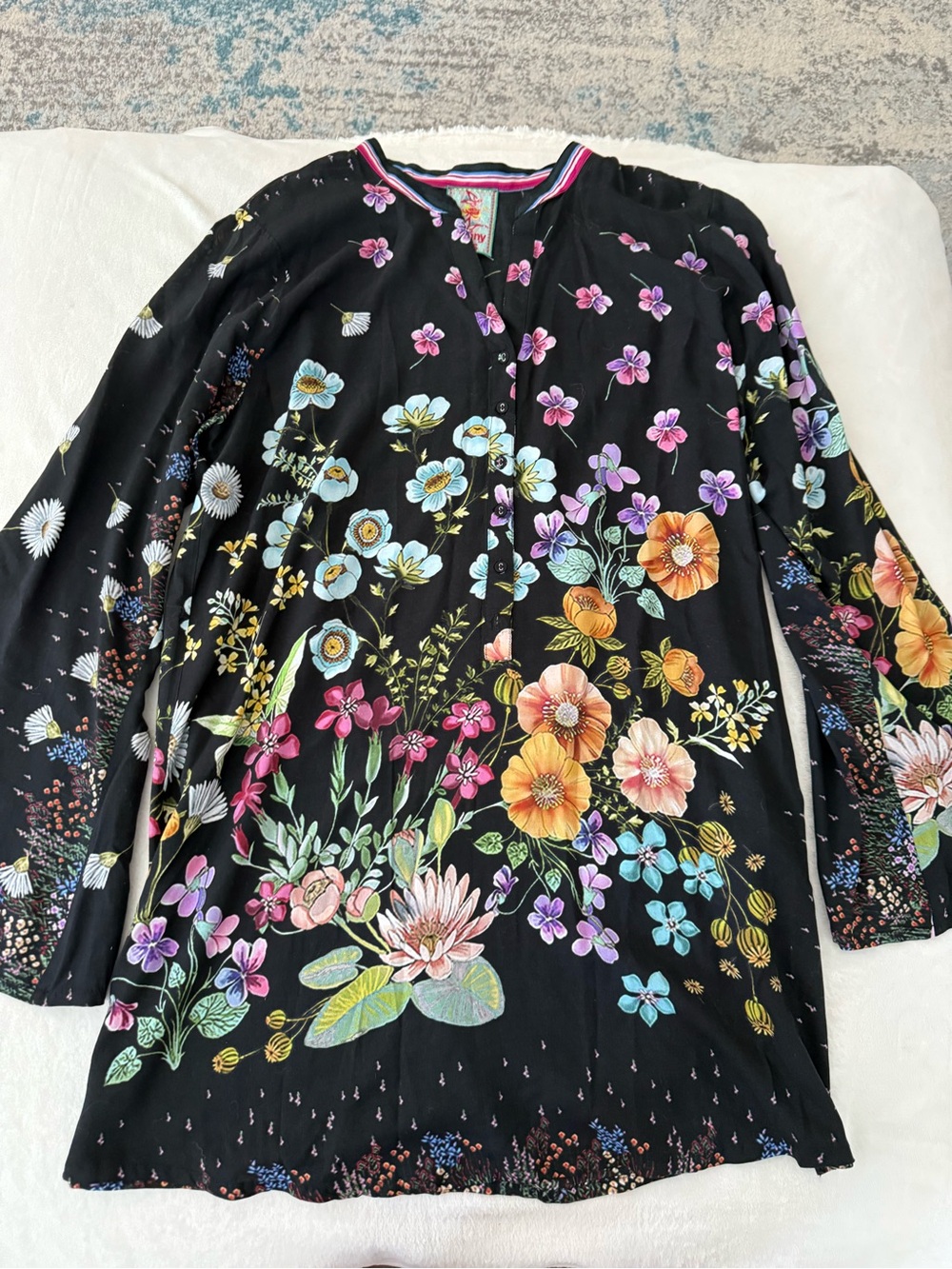 Johnny Was Black Blouse Size Large with Colorful Flower Print D75